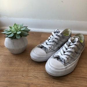 Converse Chuck 2 Sneakers